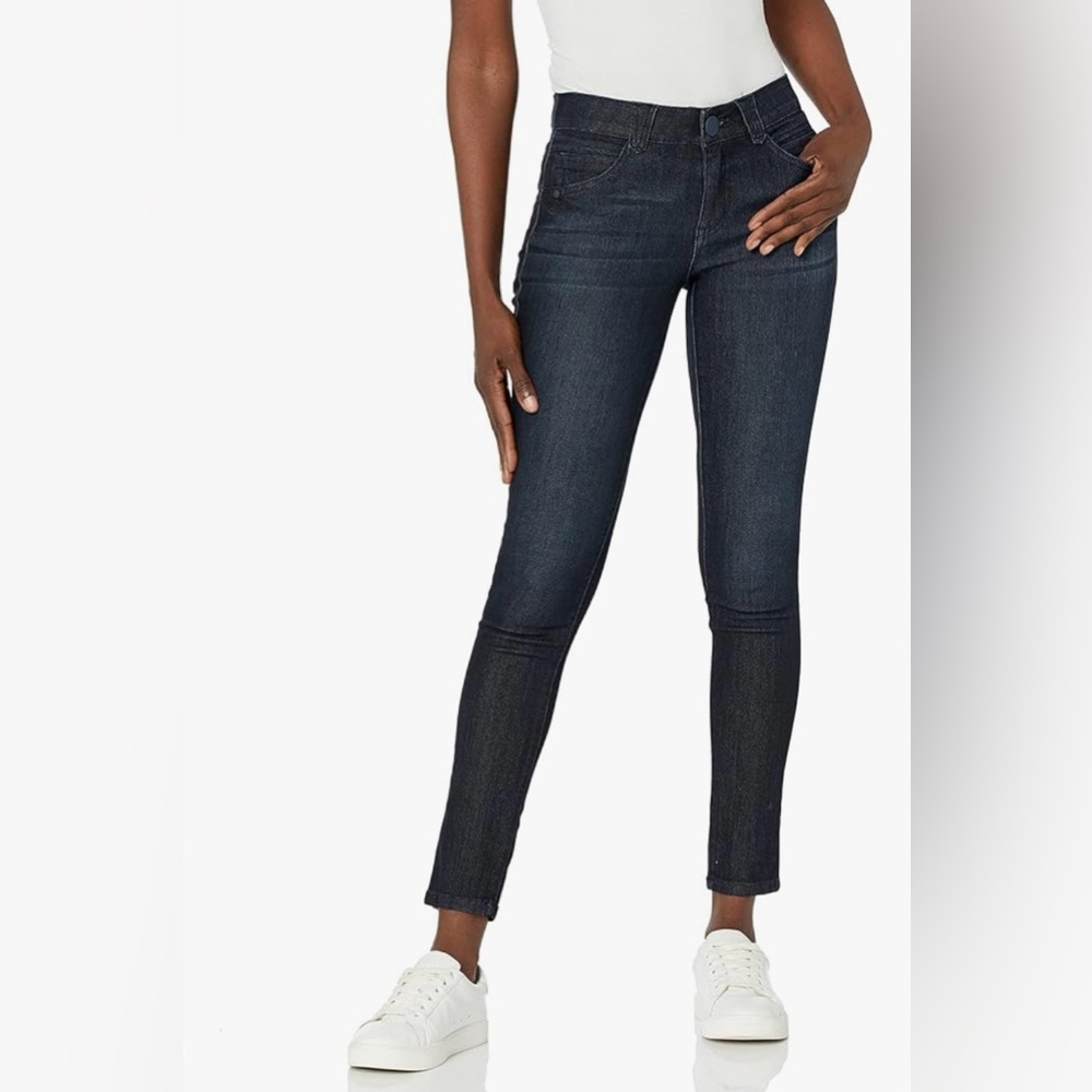 Democracy “Ab”solution Booty Lift Jegging Size 8, NWT!!!